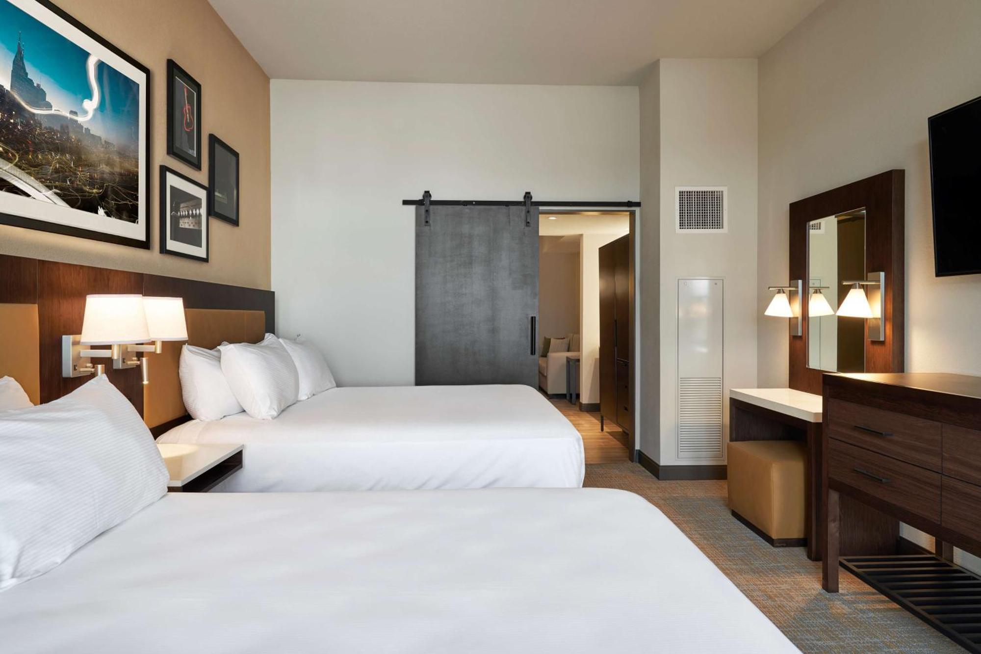 Embassy Suites By Hilton Nashville Downtown ภายนอก รูปภาพ