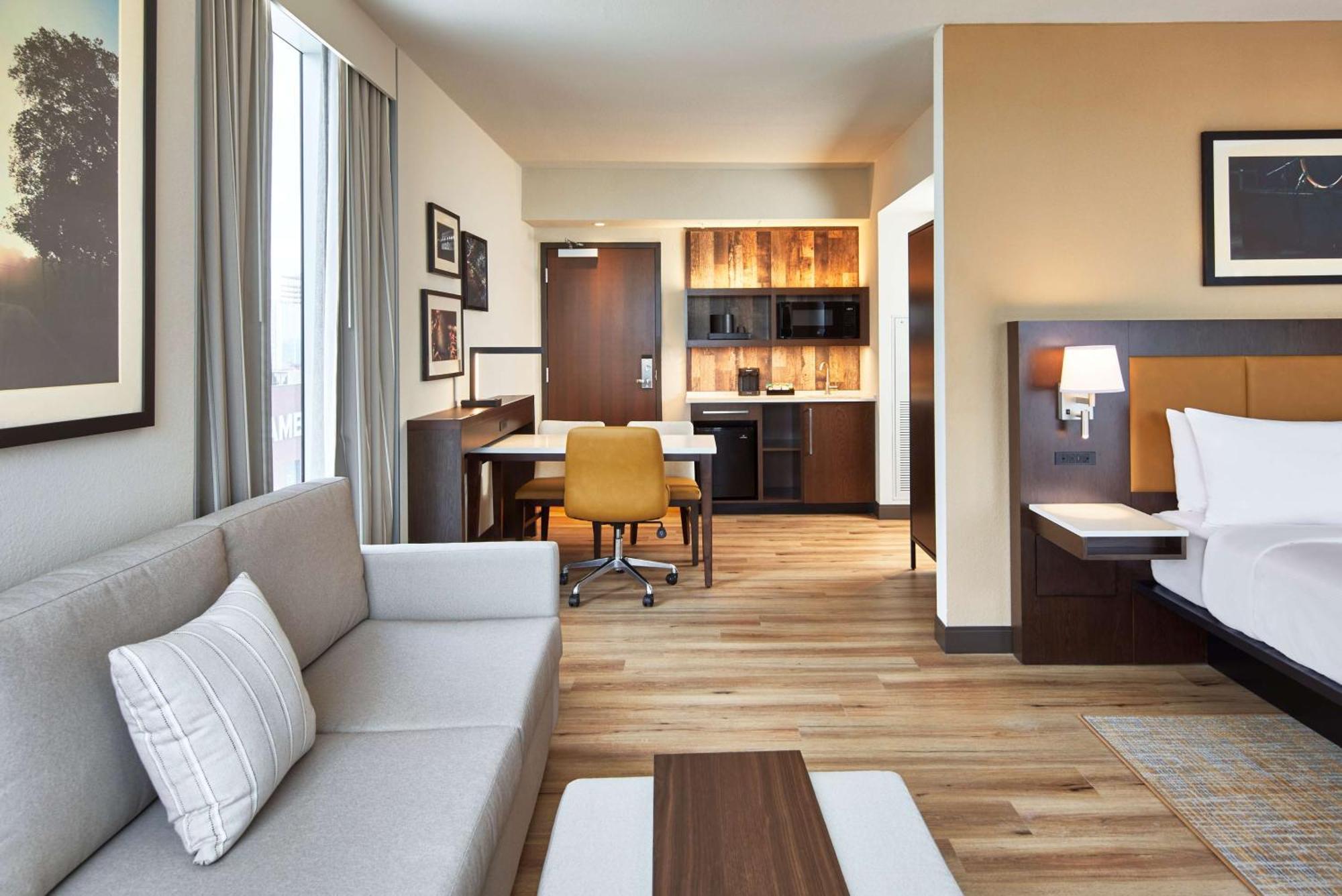 Embassy Suites By Hilton Nashville Downtown ภายนอก รูปภาพ